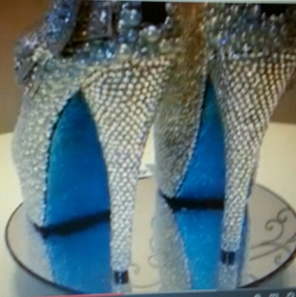 Meet your Posher, Renee - Picture 1 of 1